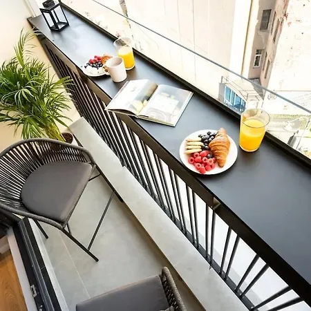 아파트 Stunning Views Luxury 부쿠레슈티