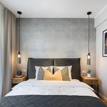 Stunning Views Luxury Apartment *