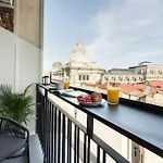 Apartament Stunning Views Luxury Bucureşti